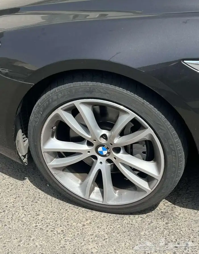 جنوط BMW الفئة السادسة اصلية مع كفراتها 1
