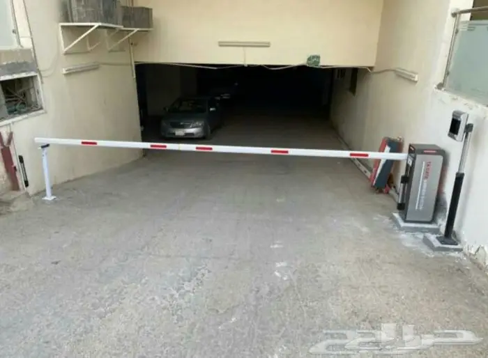 بوابة دخول السيارات بوابات حاجز مواقف 4