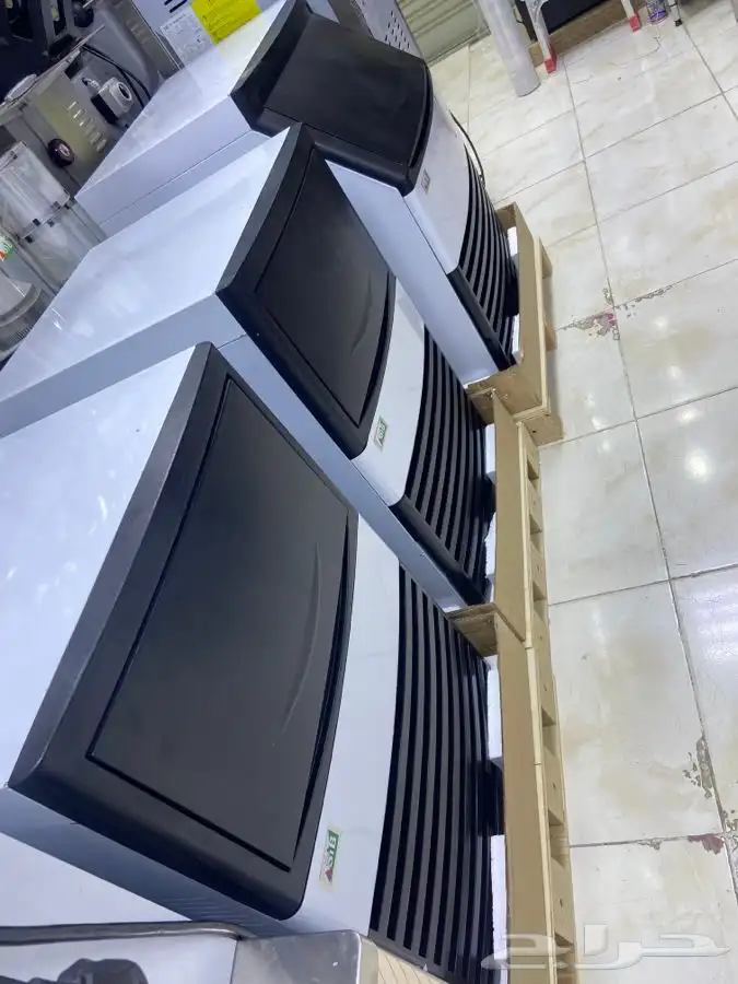 صانعة ثلج ( ايس ميكر ) 1