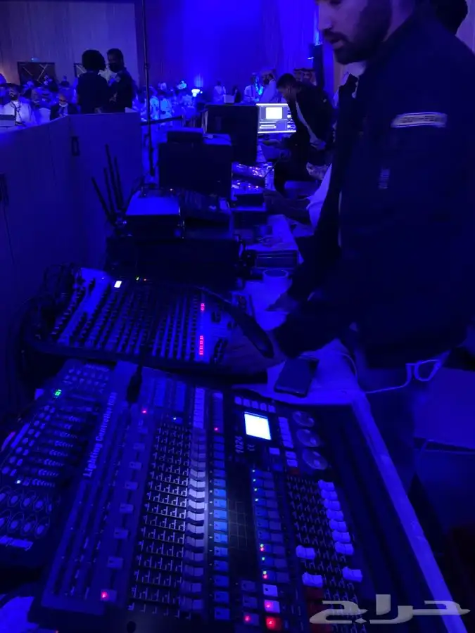 تنسيق حفلات شاشات تراس اضاءه سماعات مسرح 1