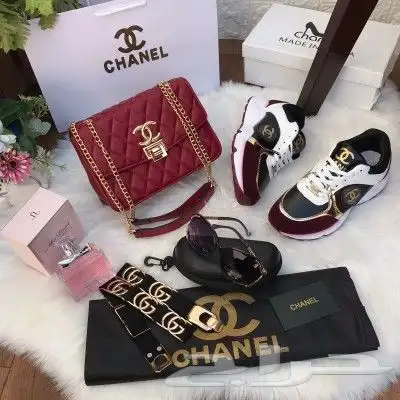طقم نسائي متنوع (كوتشي_شنطه_عطر) 0