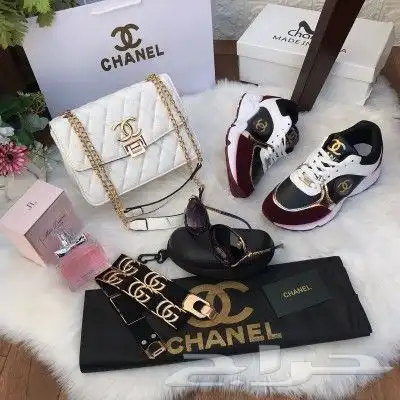 طقم نسائي متنوع (كوتشي_شنطه_عطر) 1
