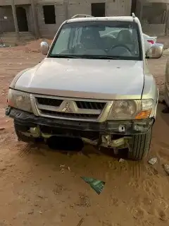 باجيرو 2004 للبيع كقطع غيار فقط 1