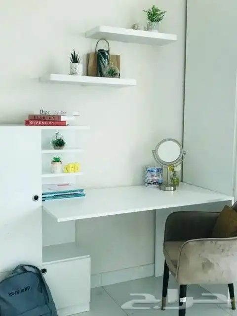 طاولات مكتبيه عصريه وانيقه 10
