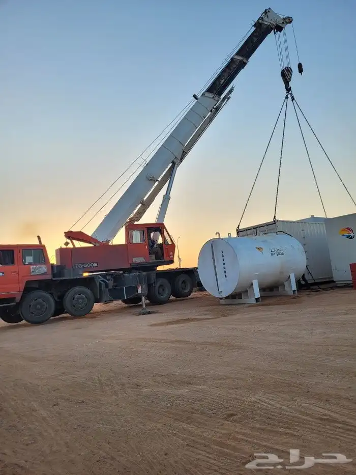 لتأجير الكرينات والرافعات الشوكية لتحميل وتنز 1