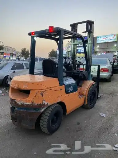 رافعات شوكيه وكرينات للايجار اليومي والشهري 5
