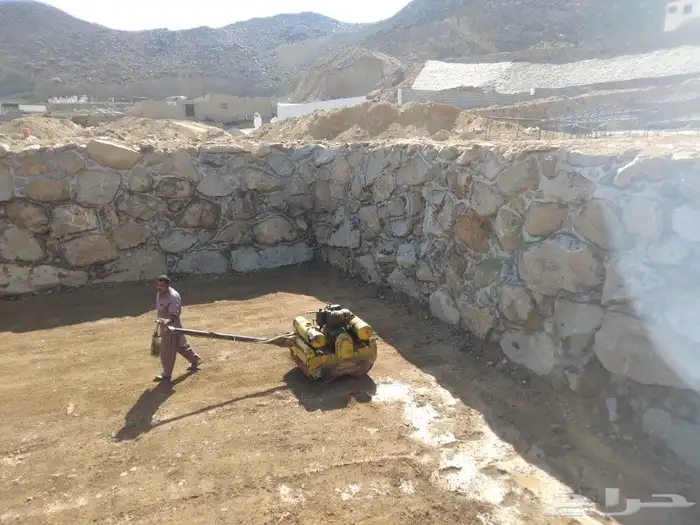 لايجار بوكلين ومعلم حجر وتخريم صخور 10