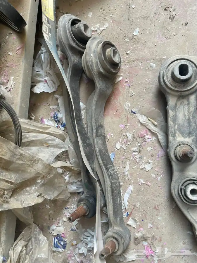 قطع مرسيدس وكسسوار بي ام ولكزس 40