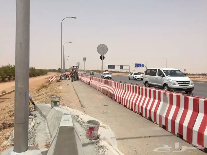 صبات حواجز خرسانية غرف تفتيش 16