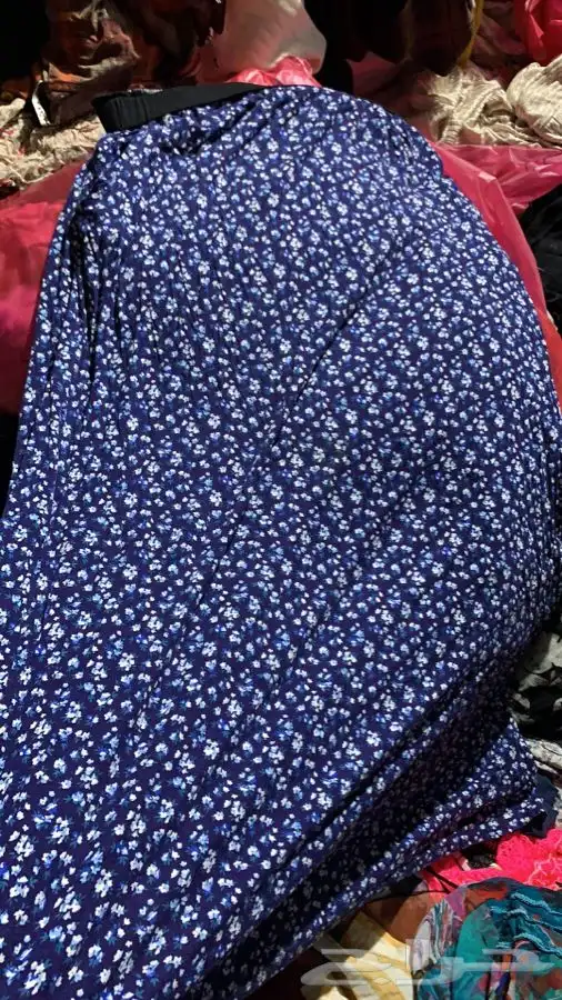 تنانير وبلايز قمصان نسائية مستعملة 57