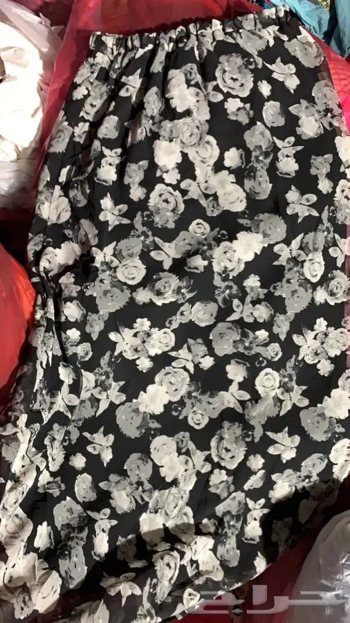 تنانير وبلايز قمصان نسائية مستعملة 58