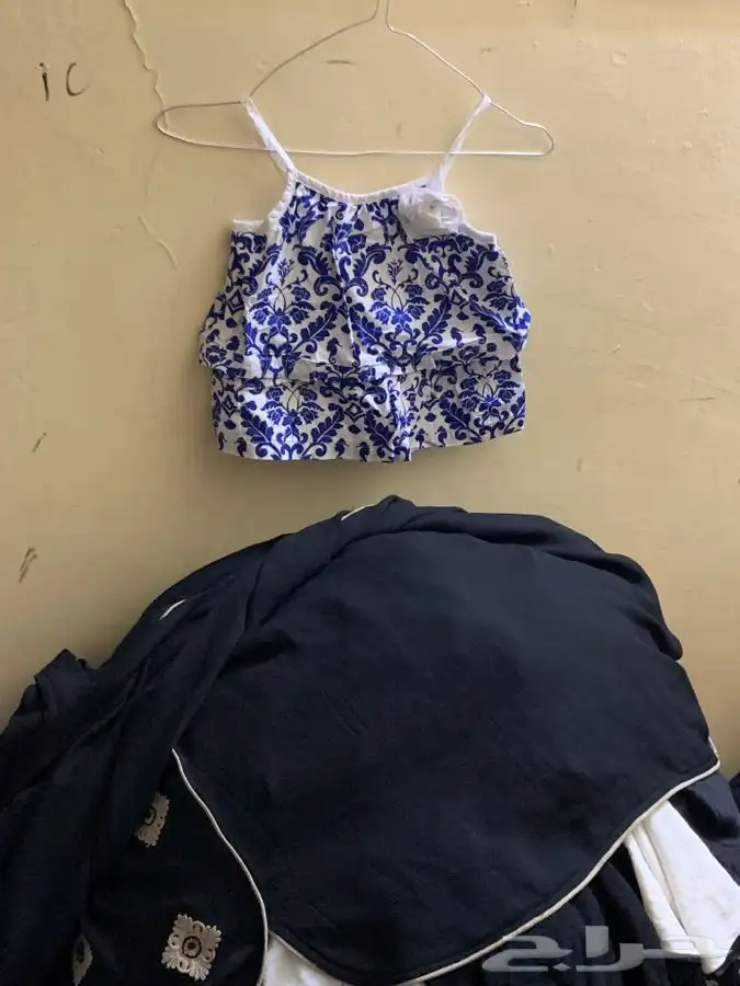 تنانير وبلايز قمصان نسائية مستعملة 46