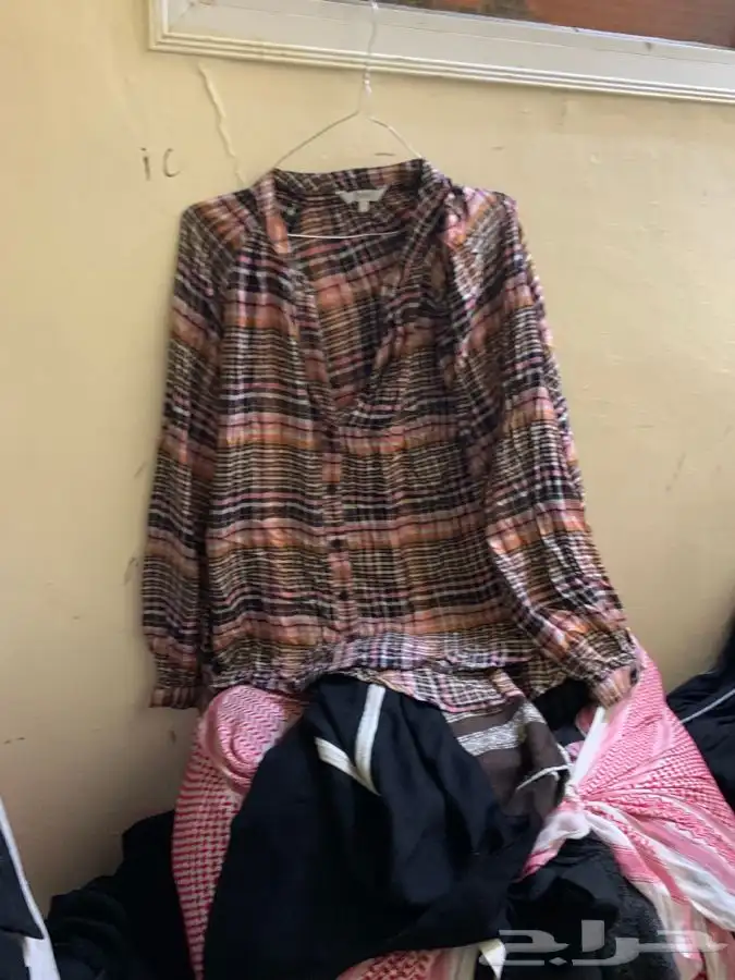 تنانير وبلايز قمصان نسائية مستعملة 9