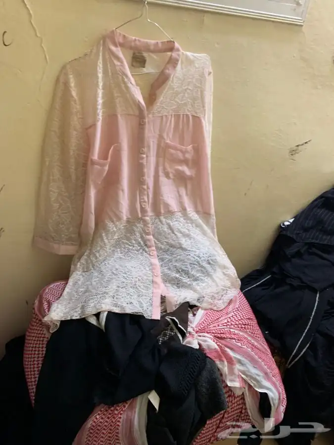 تنانير وبلايز قمصان نسائية مستعملة 42
