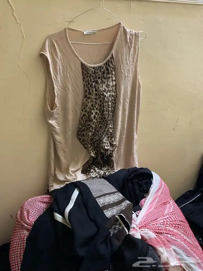 تنانير وبلايز قمصان نسائية مستعملة 30