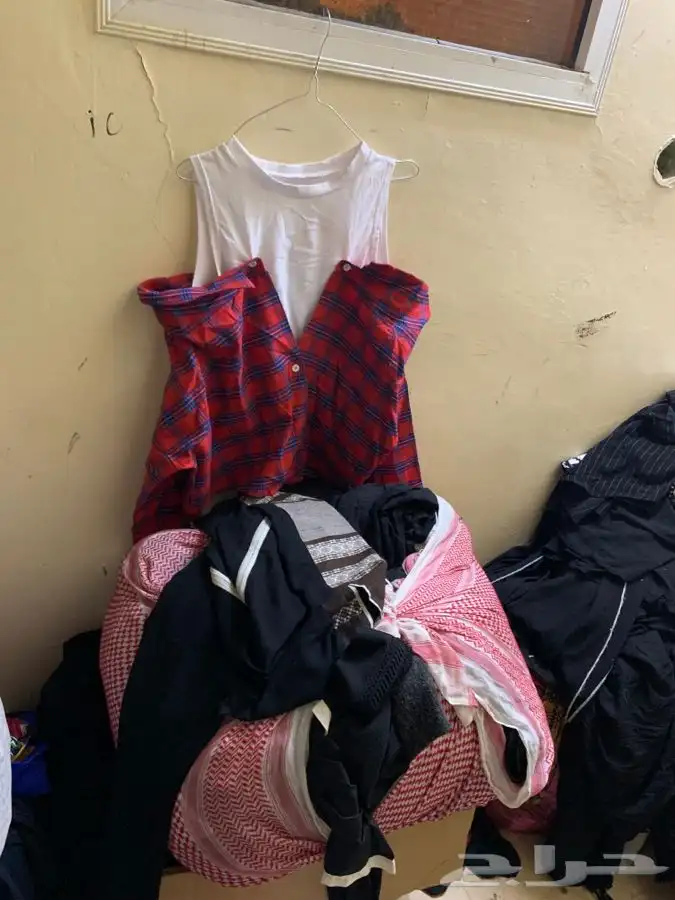 تنانير وبلايز قمصان نسائية مستعملة 34