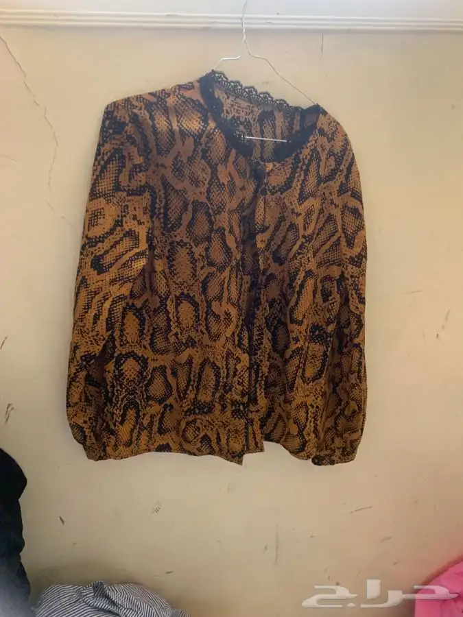 تنانير وبلايز قمصان نسائية مستعملة 89