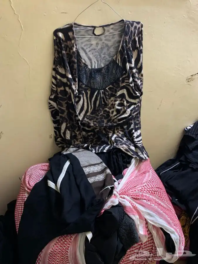 تنانير وبلايز قمصان نسائية مستعملة 11