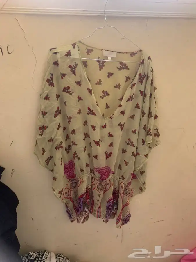 تنانير وبلايز قمصان نسائية مستعملة 88