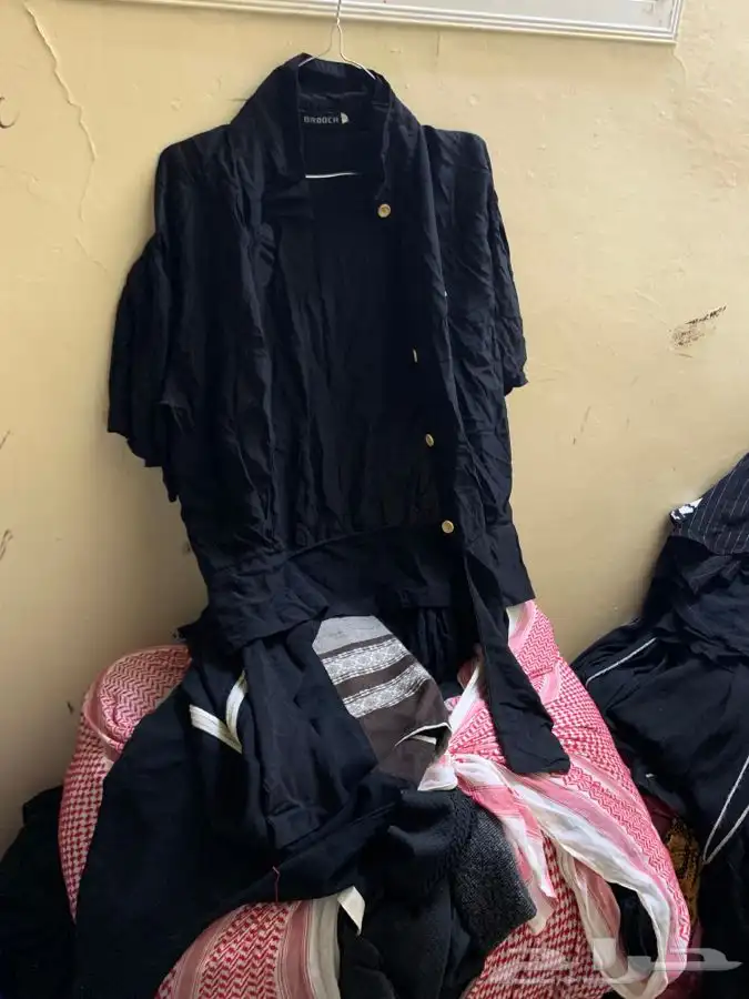 تنانير وبلايز قمصان نسائية مستعملة 0