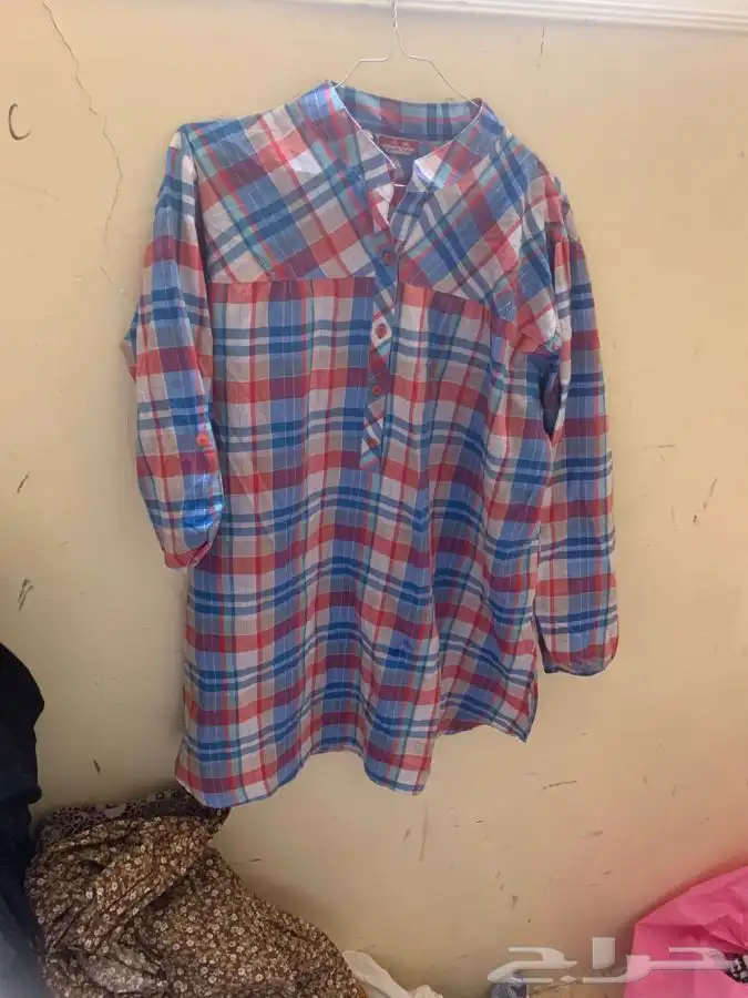 تنانير وبلايز قمصان نسائية مستعملة 92