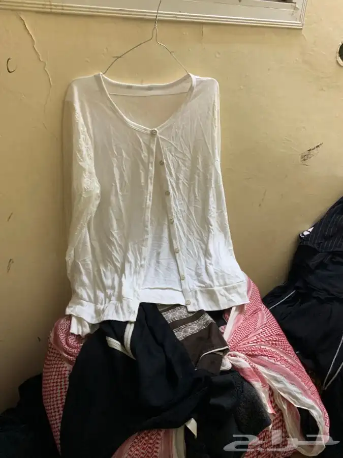 تنانير وبلايز قمصان نسائية مستعملة 20