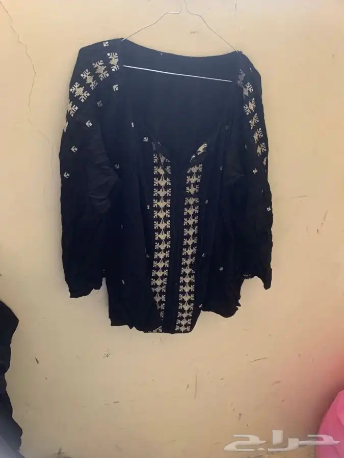 تنانير وبلايز قمصان نسائية مستعملة 64