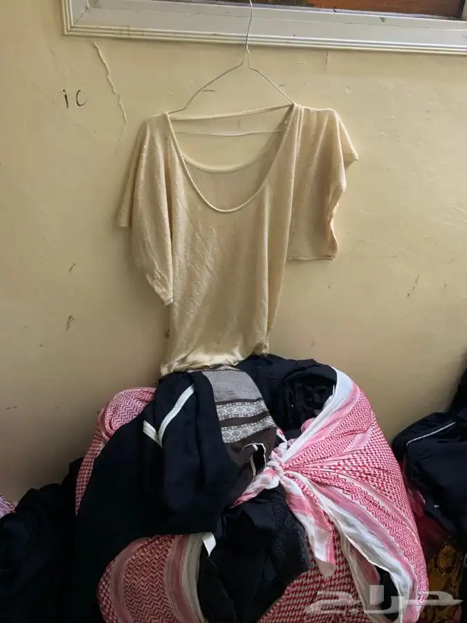 تنانير وبلايز قمصان نسائية مستعملة 12