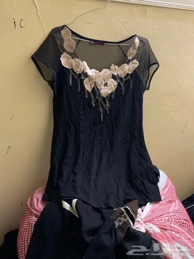 تنانير وبلايز قمصان نسائية مستعملة 41