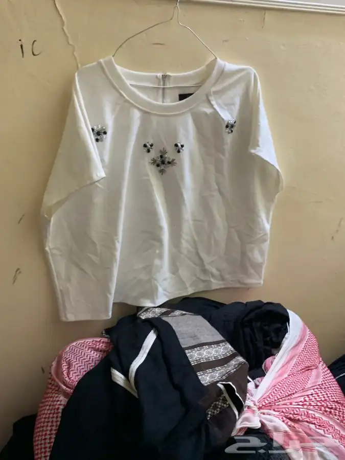 تنانير وبلايز قمصان نسائية مستعملة 39