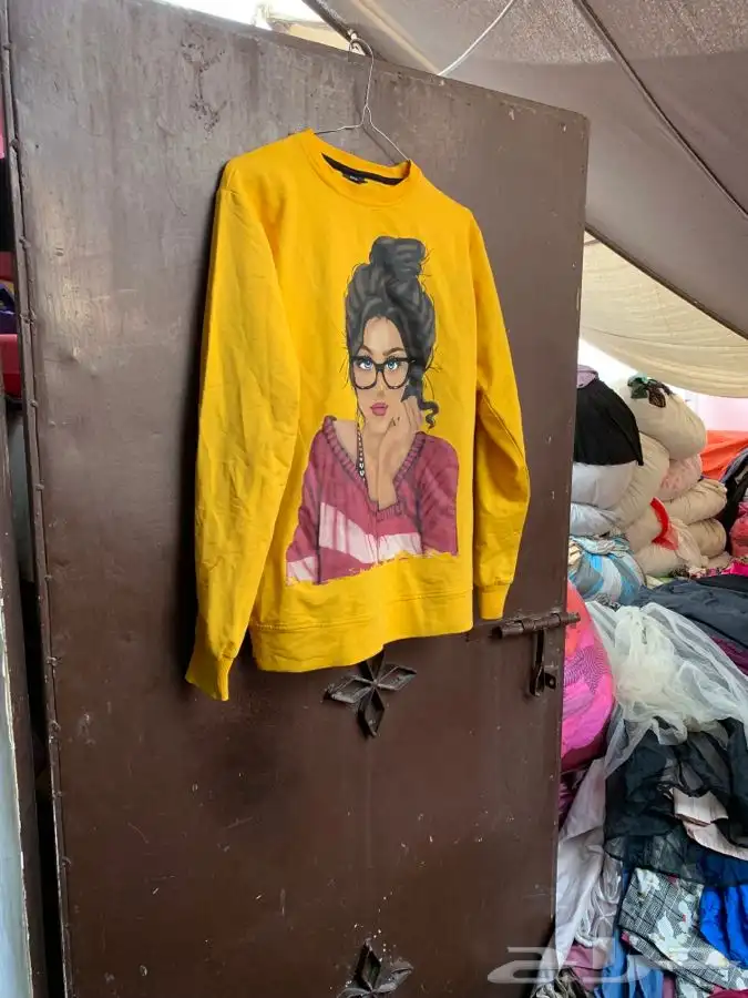 تنانير وبلايز قمصان نسائية مستعملة 62