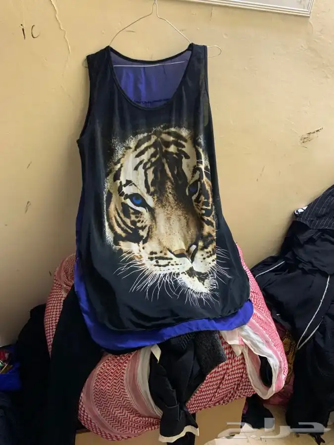 تنانير وبلايز قمصان نسائية مستعملة 33