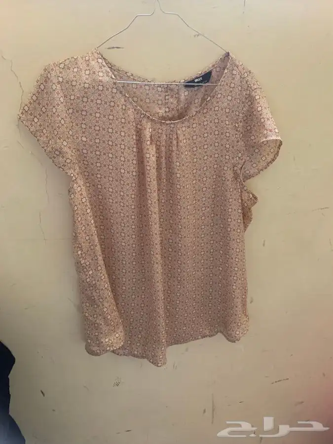 تنانير وبلايز قمصان نسائية مستعملة 66