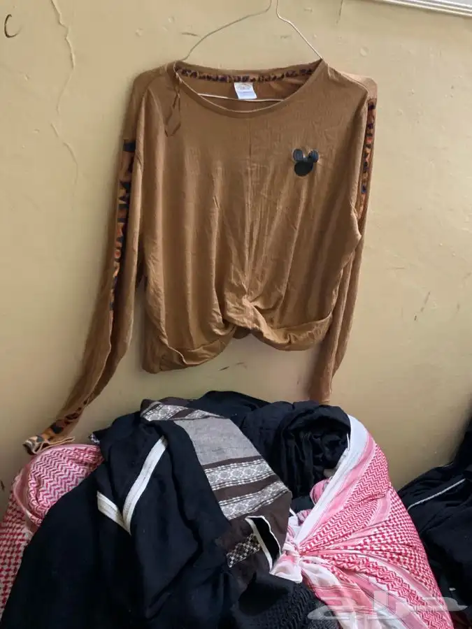 تنانير وبلايز قمصان نسائية مستعملة 37