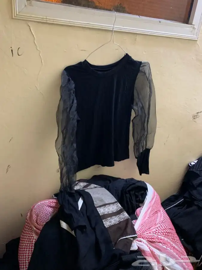 تنانير وبلايز قمصان نسائية مستعملة 19