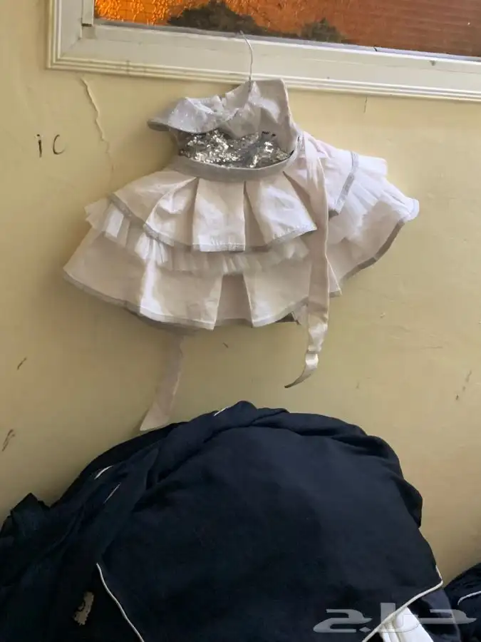 تنانير وبلايز قمصان نسائية مستعملة 48