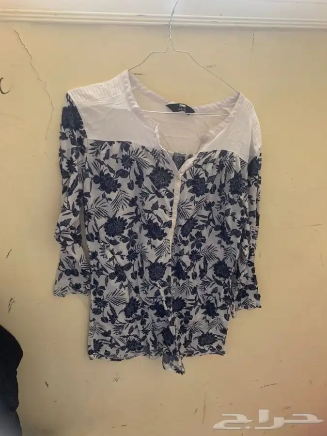 تنانير وبلايز قمصان نسائية مستعملة 78