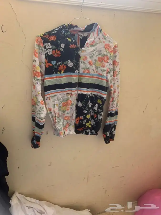 تنانير وبلايز قمصان نسائية مستعملة 83