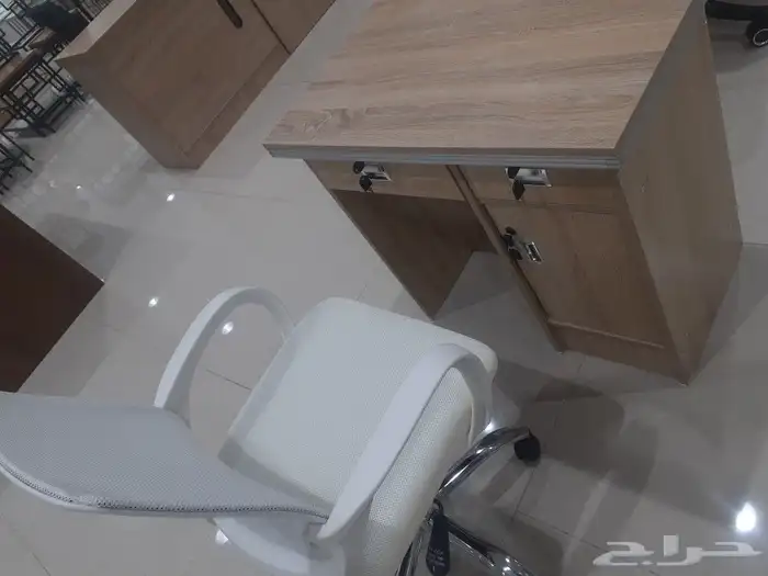 طاولات مكتبه جديد 15