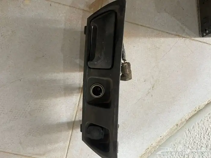 قطع صالون من 98 الى 2007 اللي يبي منها شي ياخذ 1