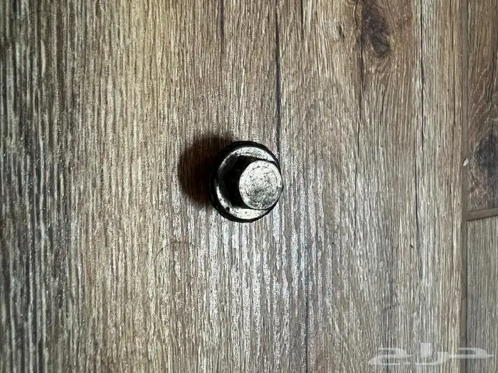 للبيع قطع غيار تويوتا هايلوكس موديل 2015 23