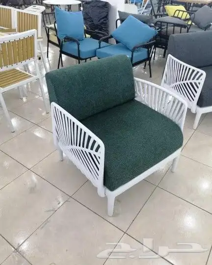 كراسي حديد وفايبر داخليه وخارجيه بالوانها 78