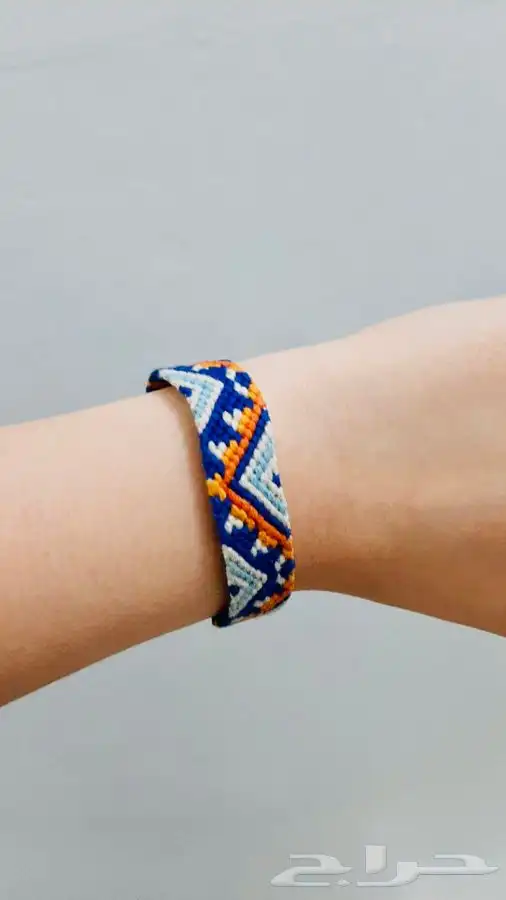 سلاسل يدويه افريقيه واساور الصداقه و ربطات شعر 12