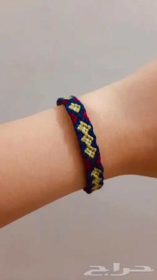 سلاسل يدويه افريقيه واساور الصداقه و ربطات شعر 13