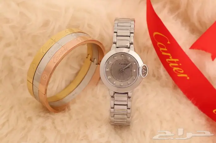 عرض مميز ساعة نسائي مع اكسسوار 10