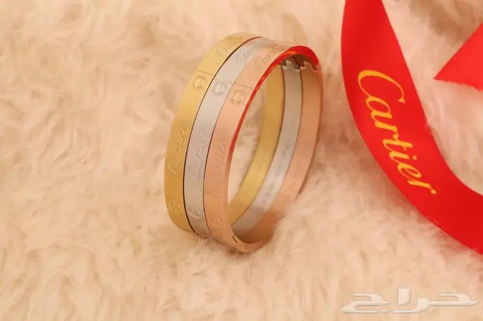 عرض مميز ساعة نسائي مع اكسسوار 13