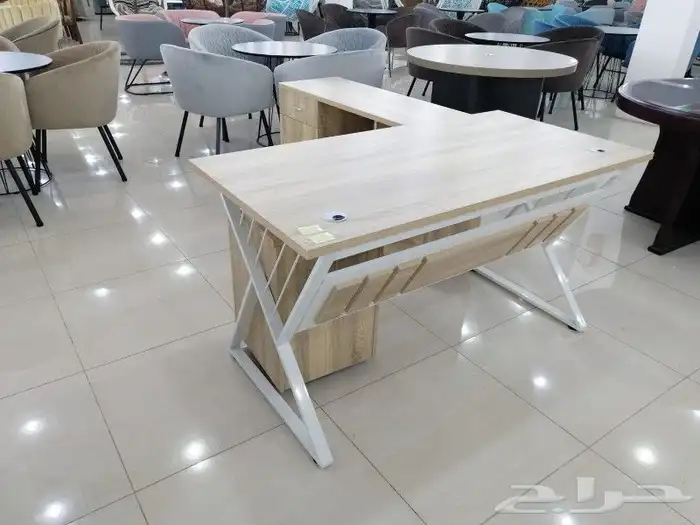 مكاتب حديد وقزاز وخشب وميلامين مقاس مختلفه 19