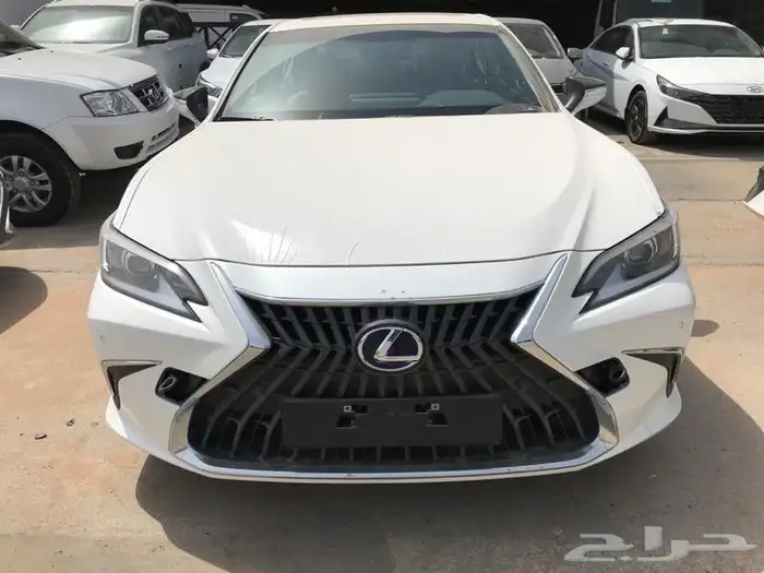 لكزس ES300H 2025 1