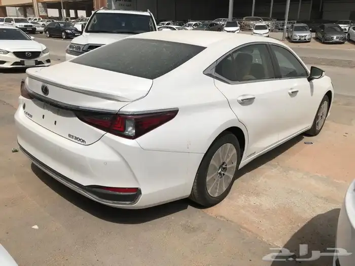 لكزس ES300H 2025 4