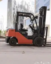 تاجير معدات ثقيلة رافعات شوكية فوركلفيت سكين 4